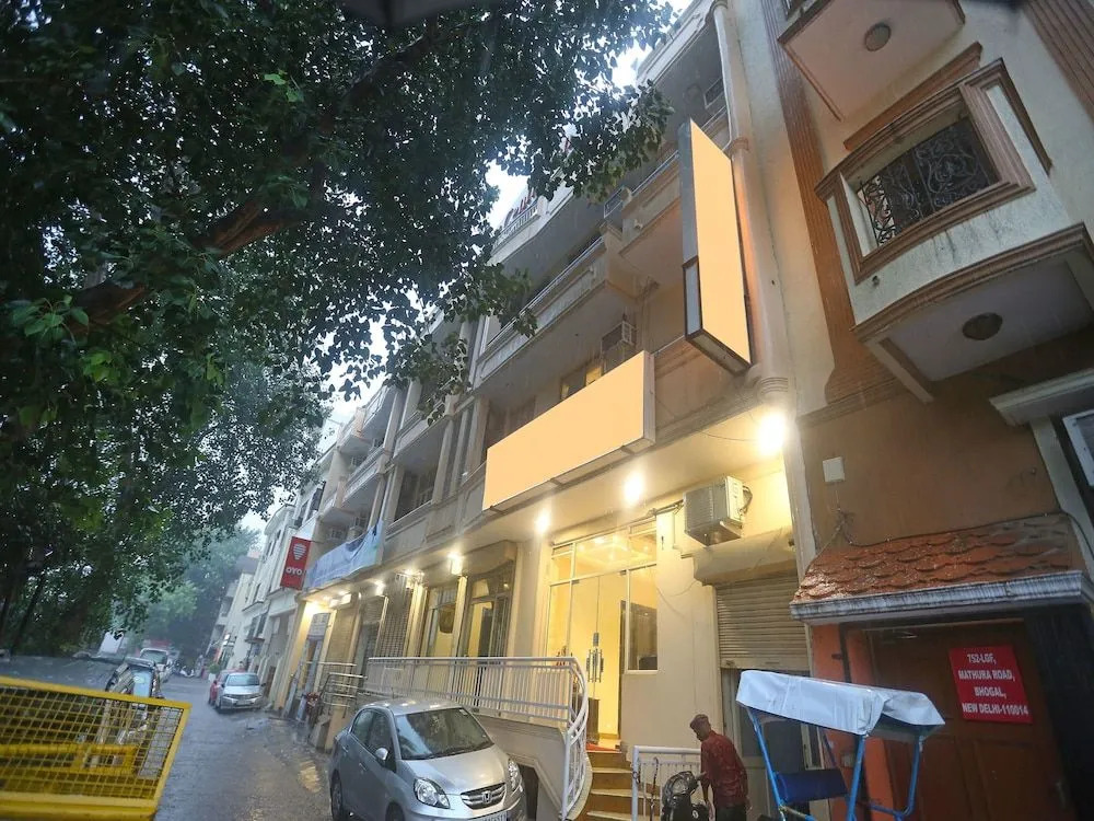 OYO 9606 City Centre Home