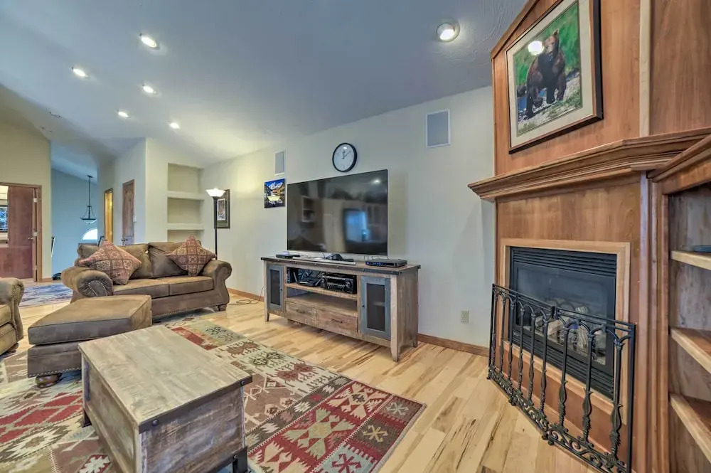 5 Mi to Hot Springs: Condo in Pagosa Springs!