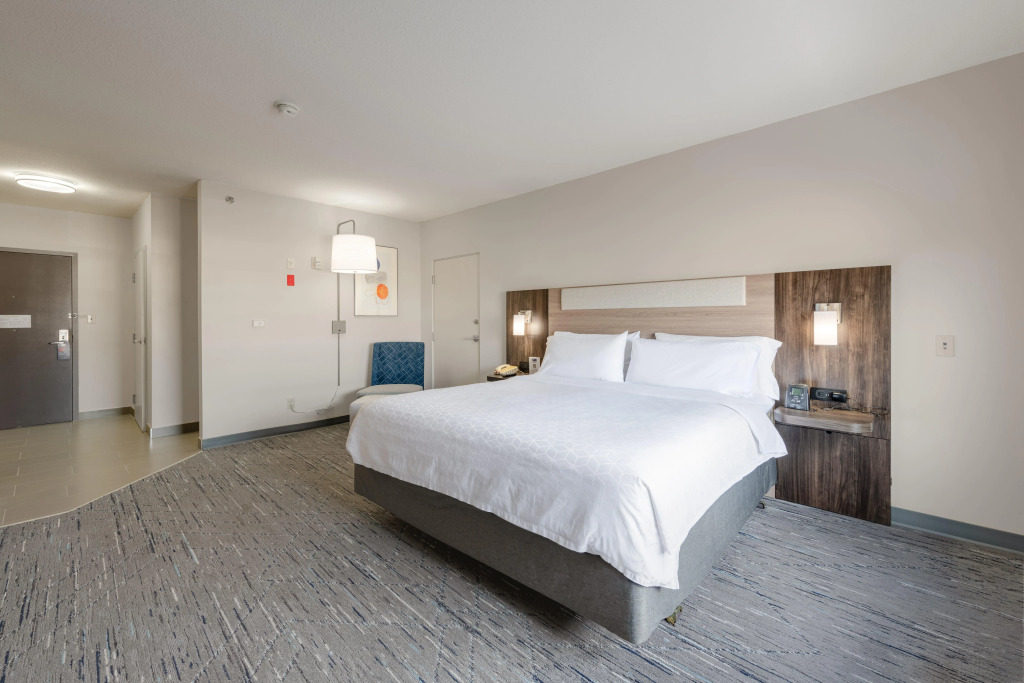 Holiday Inn Express Hotel & Suites-Edmonton South by IHG