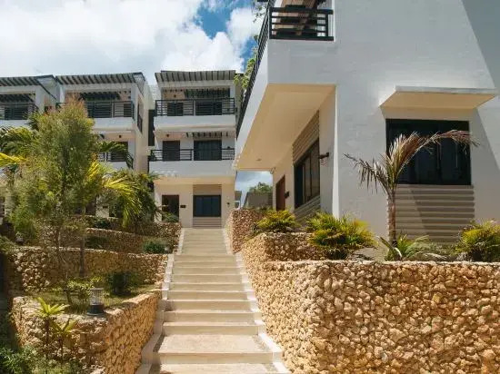 RedDoorz @ LM Apartelle Boracay