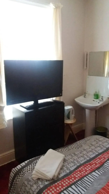 Crompton Hotel