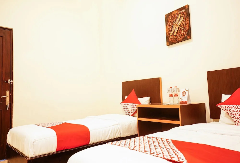 RedDoorz Syariah At Namira Hotel