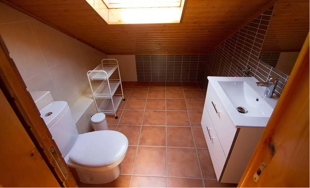 House - 4 Bedrooms with WiFi - 107751