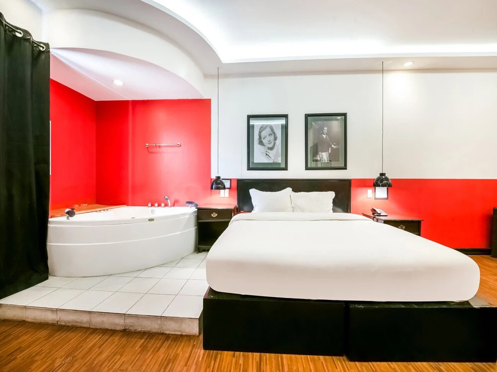 OYO 768 Morning Star Hotel