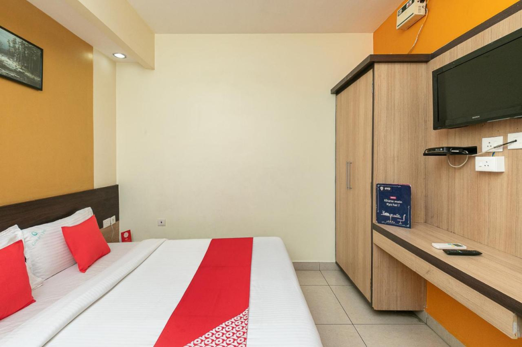 Treebo Golden Inn, 700 Mtrs From Promenade Beach