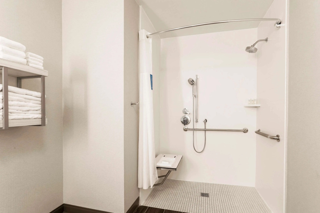 Hampton Inn & Suites Windsor-Sonoma Wine Country