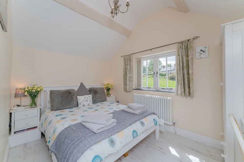 Crown Cottage