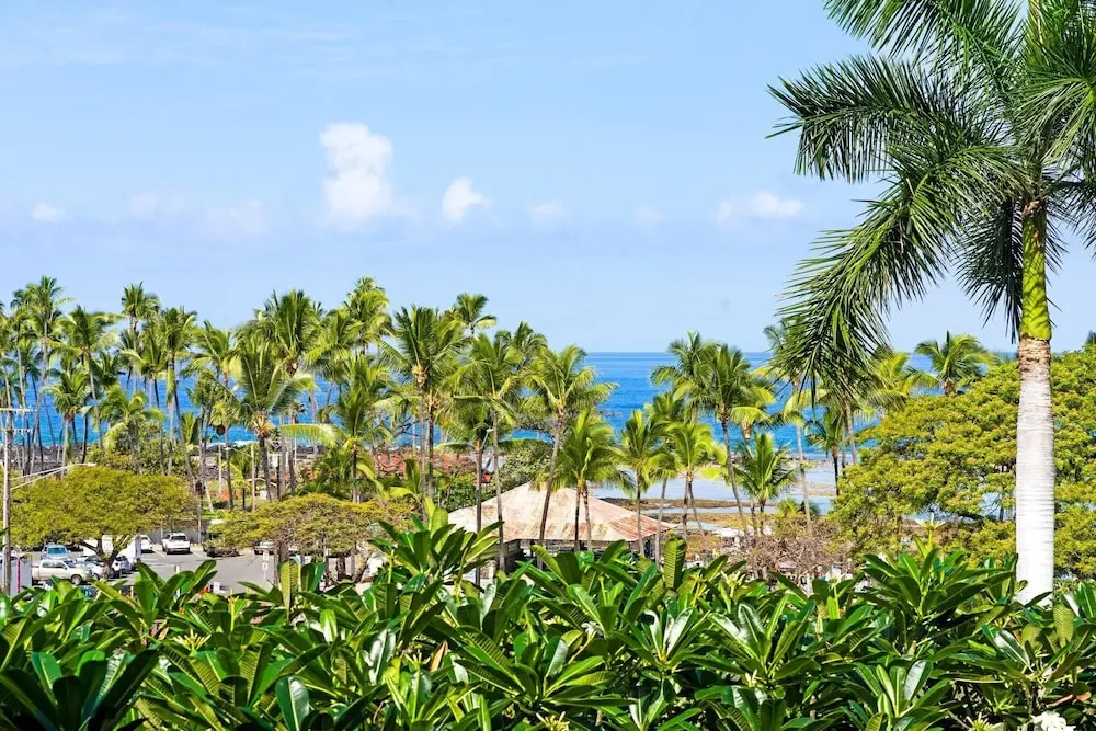 Kahaluu Bay Villas
