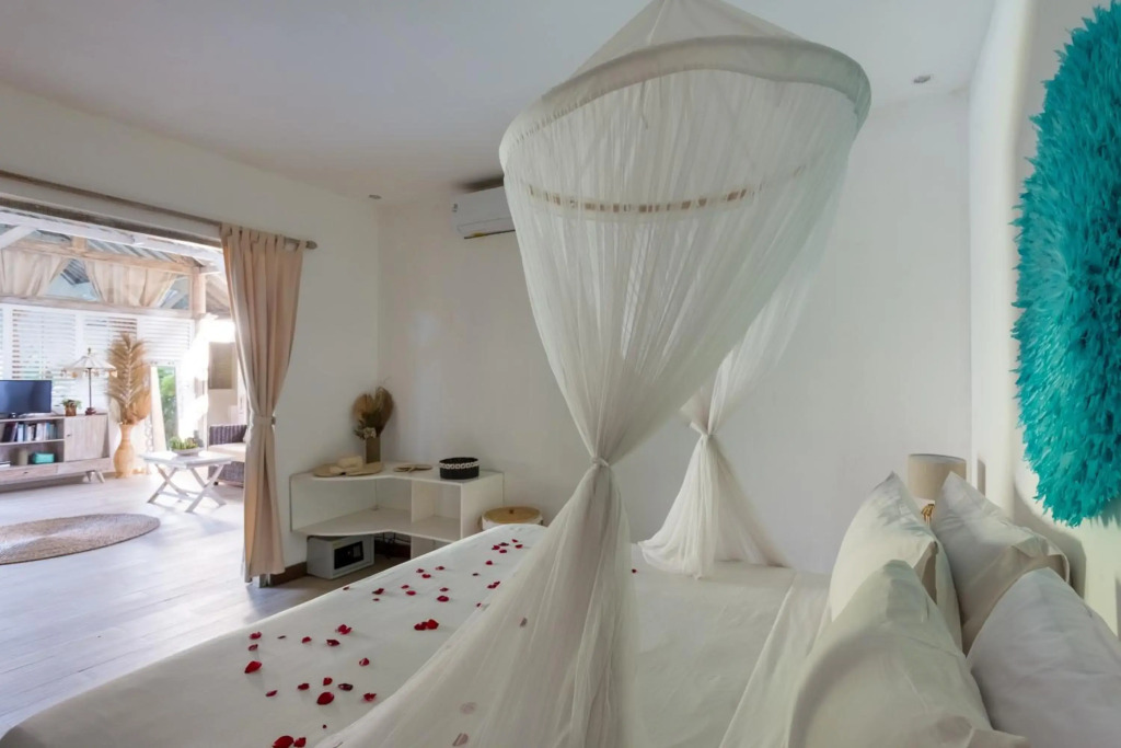 Cocowhite Villa