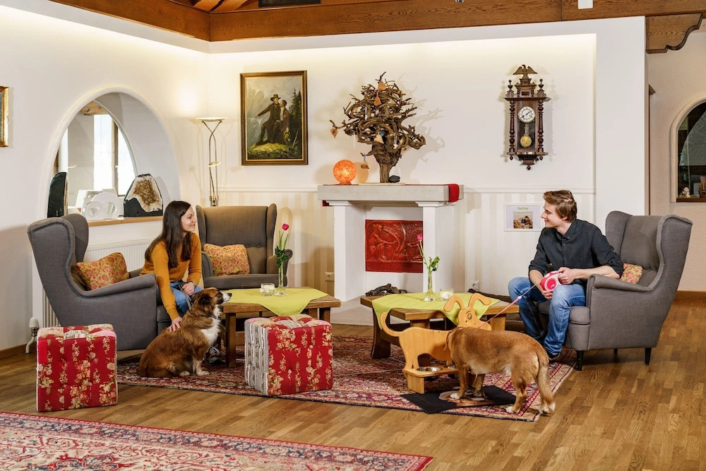 Almfrieden Hotel & Romantikchalet