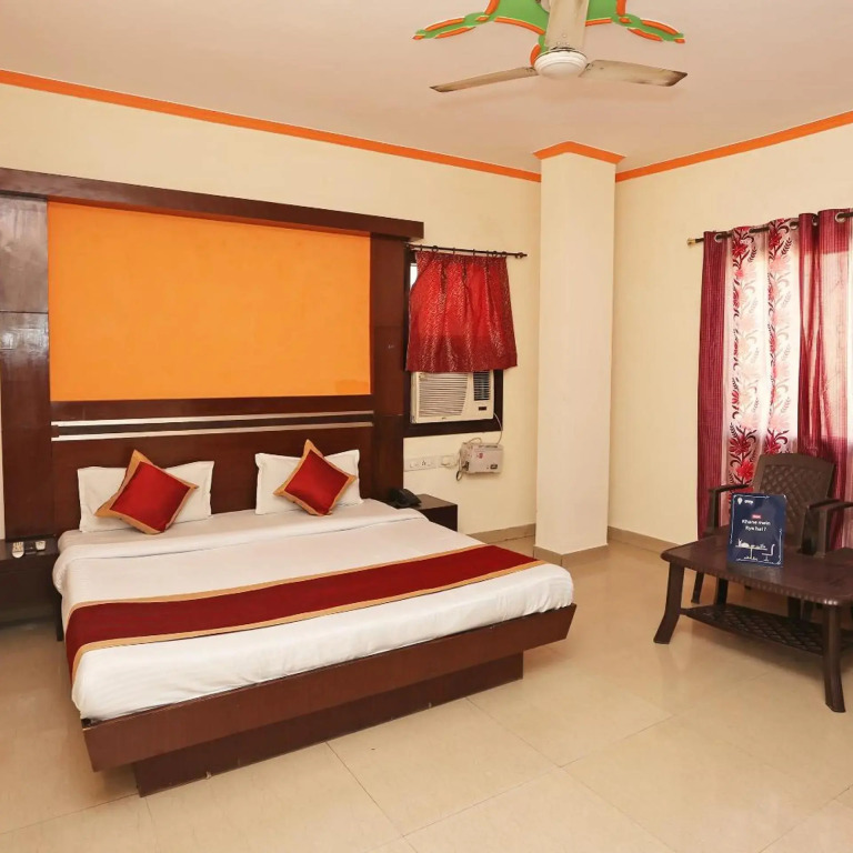 OYO 9726 Hotel Aura Palace Deluxe