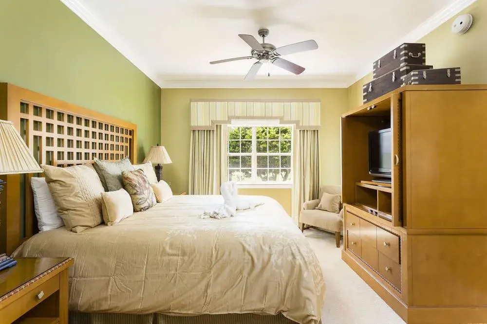 Sun 3 Bed Central in Reunion 3 Br condo by RedAwning