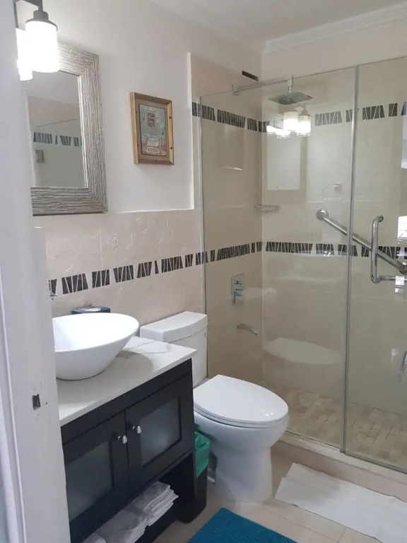 New Kingston Apt at Kensington Court