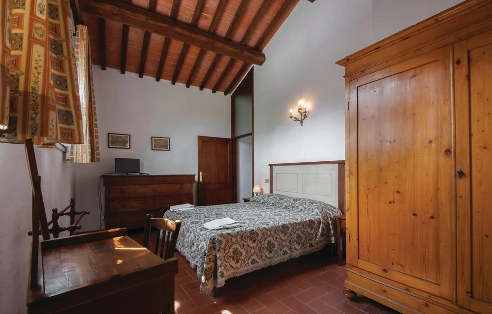 2 Bedroom Lovely Home In Trequanda Si
