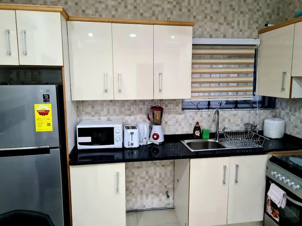 Comfy & Cozy Hideout ~ Close to Highway ~parking