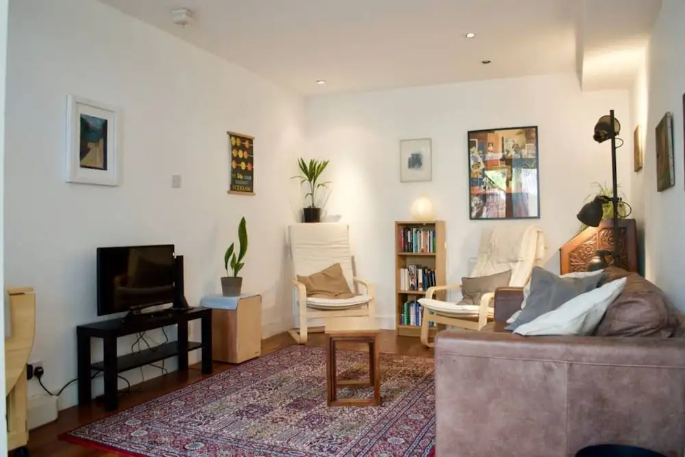 Stylish 1 Bedroom Edinburgh Mews House