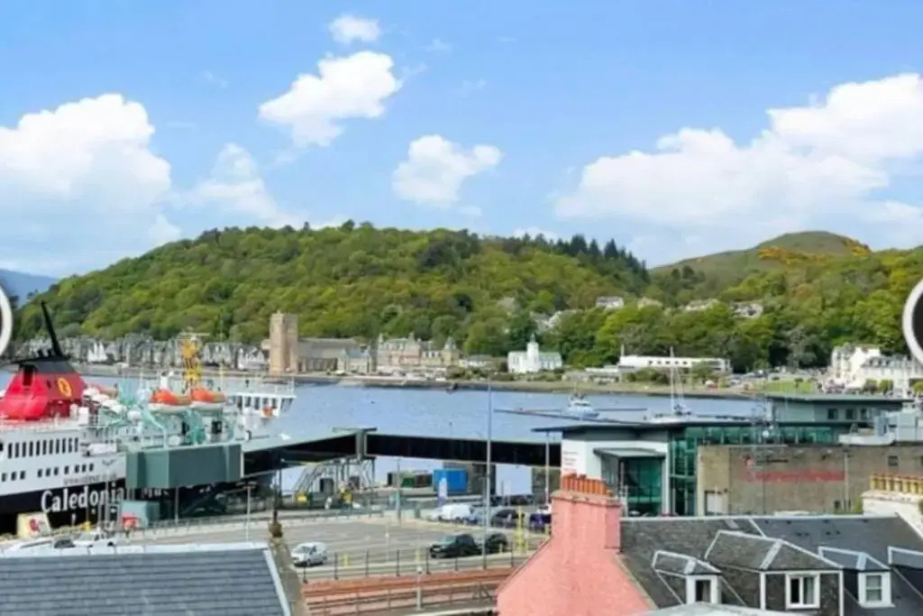 No7 Oban Harbour