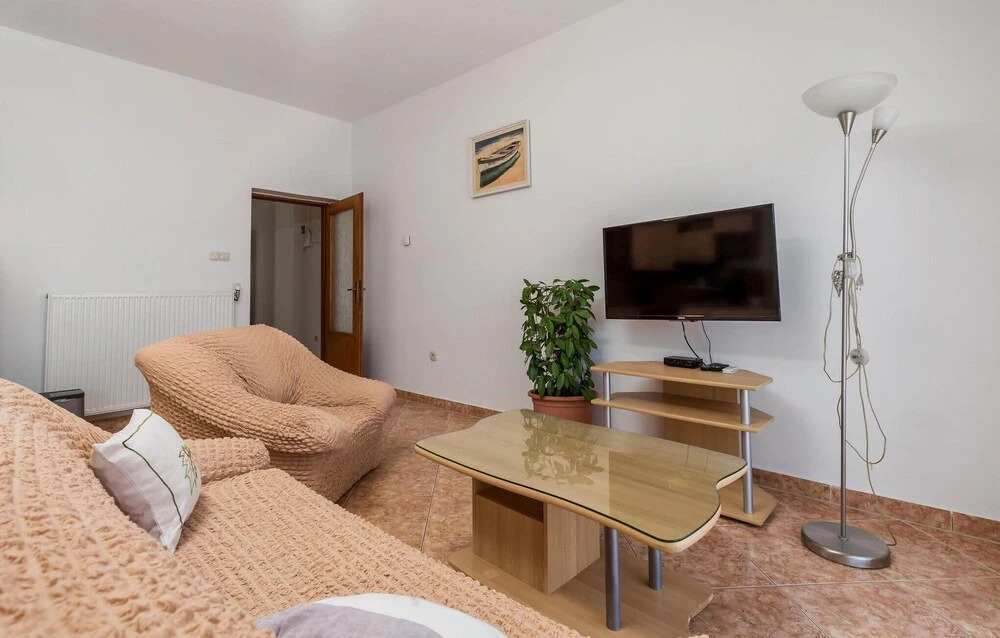 Stunning Apartment in Lopar With Wifi and 2 Bedrooms