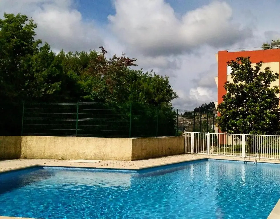 Bel appartement avec jardin privatif
