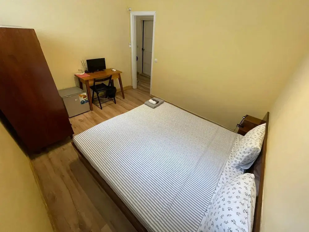 Residencial Avenida Geovanni - Central Sao Tome - Private Bathroom & Solar Backup