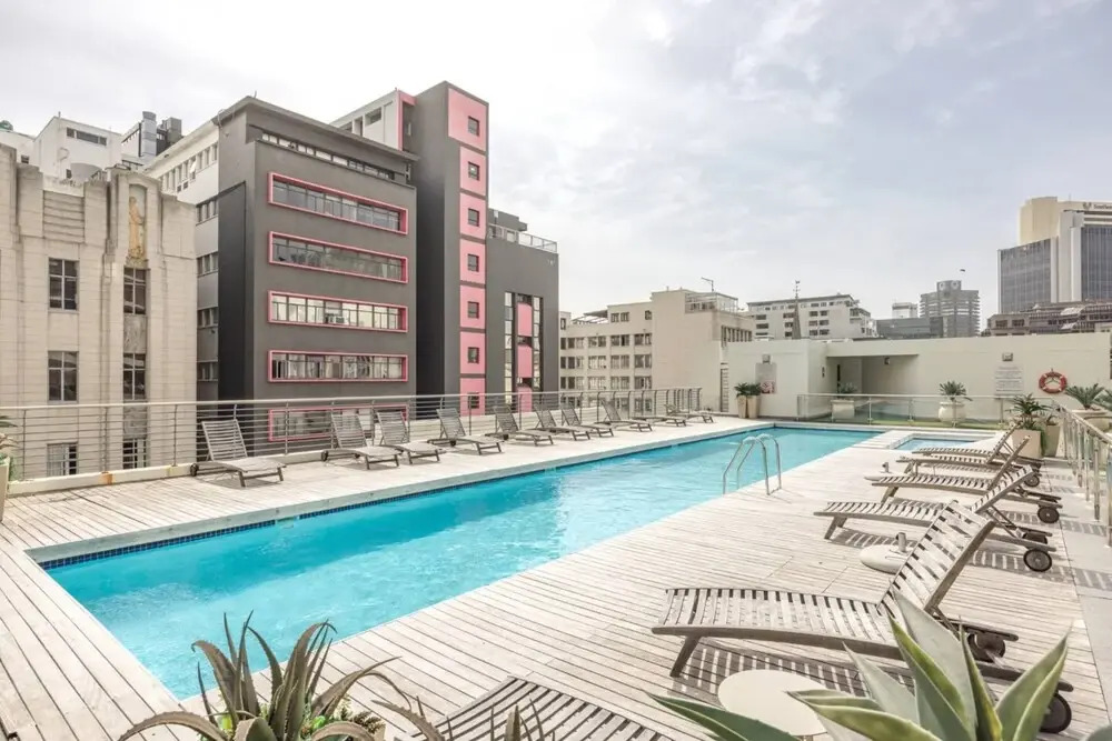 Central and Spacious 1 Bedroom Flat With Swimming Pool