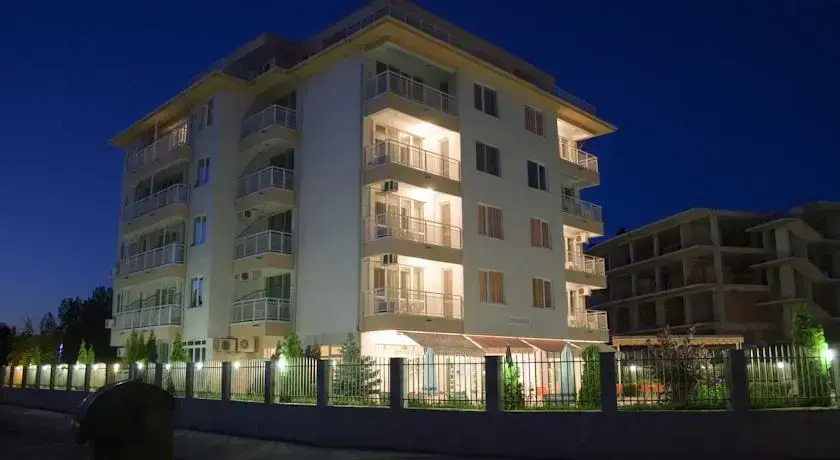 Sunny House Apart Hotel