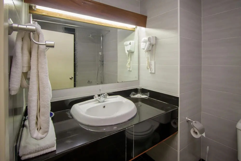 Sirikwa Hotel