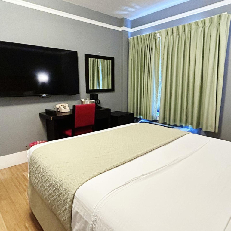 Ponce De Leon Hotel