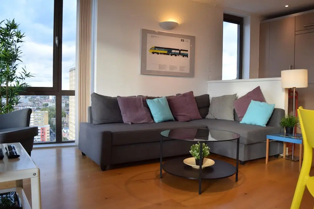 City Views 1 Bedroom Apartment in Shadwell