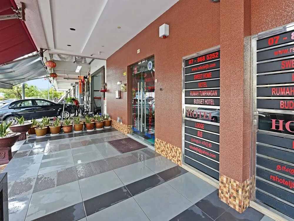 Super OYO Capital O 90687 Rs Hotel