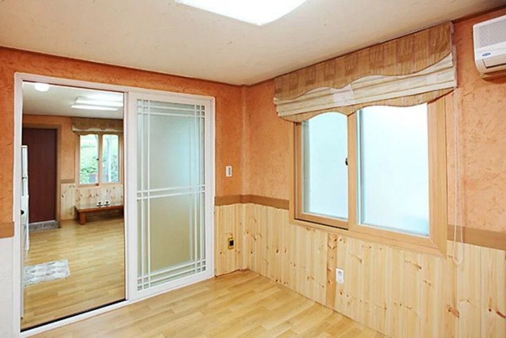 Hongcheon Giwajip View Pension