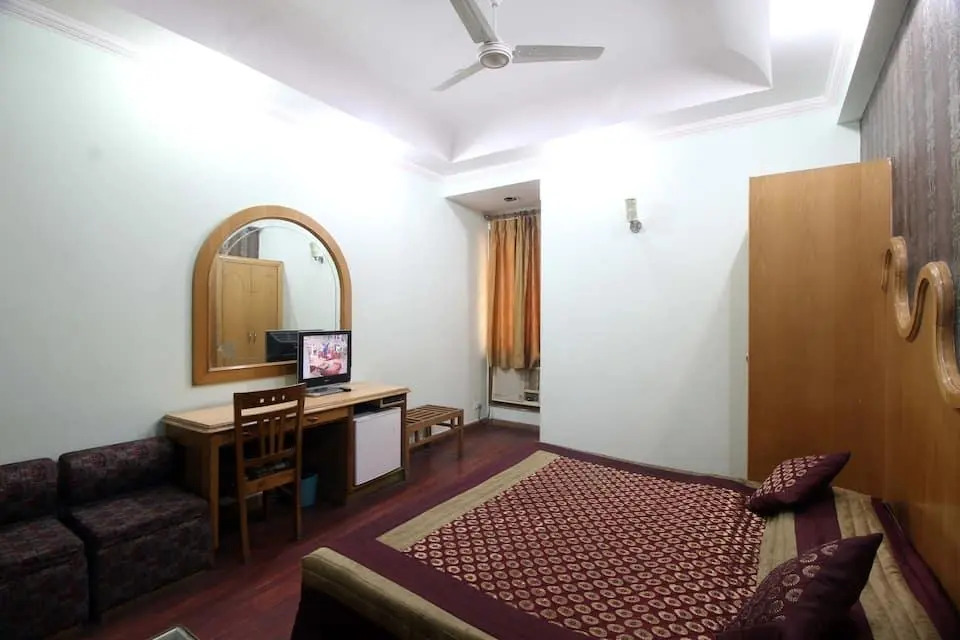 Fabhotel Kochar Continental