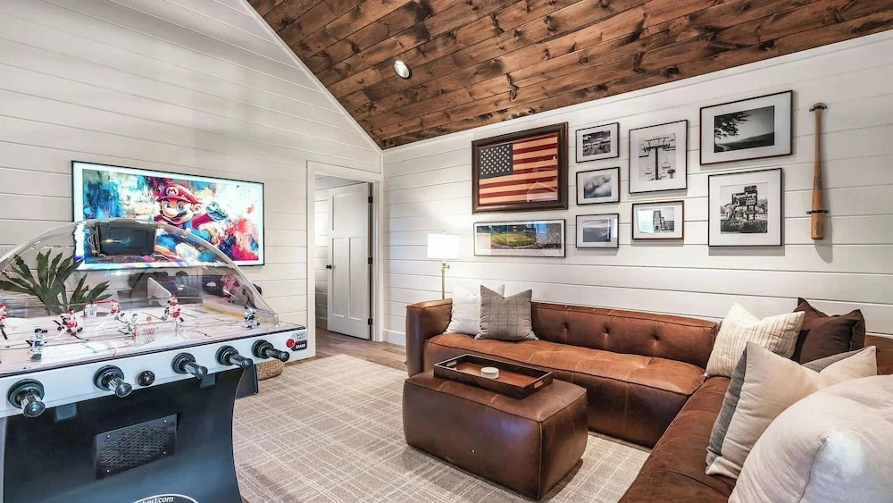 White Pines by Avantstay Family Retreat Game Room + Wraparound Porch + Hot Tub