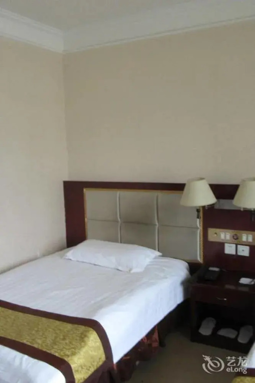 Qingdao Tianwei Huaqing Hotel