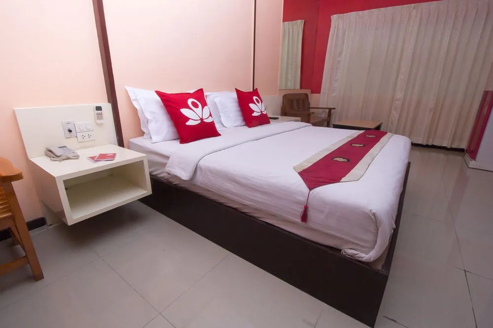 ZEN Rooms Surasak 2