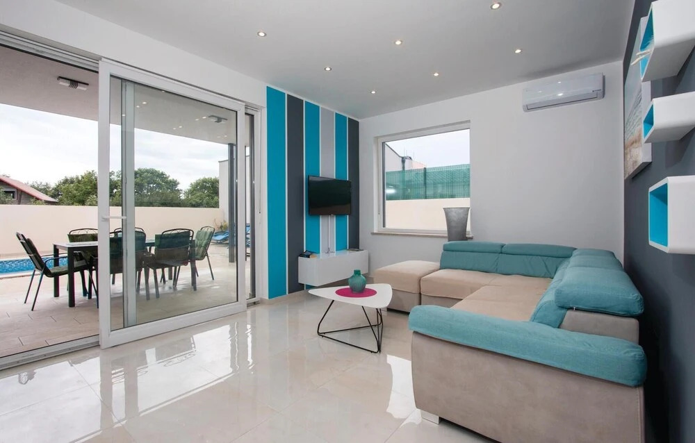 Luxurious Home In Peroj With Sauna