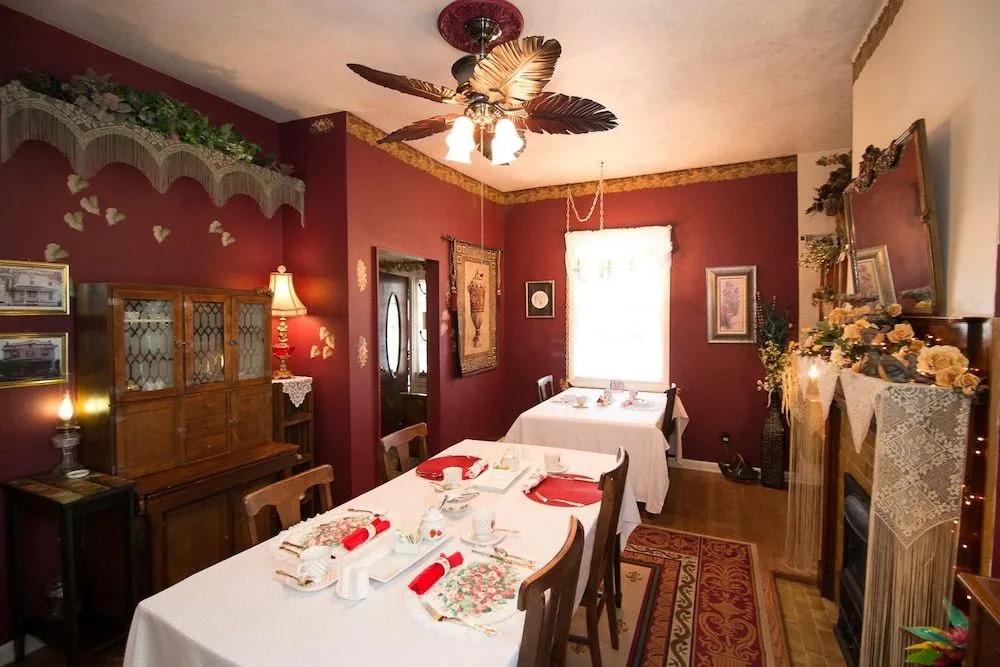 Campbell House B&B