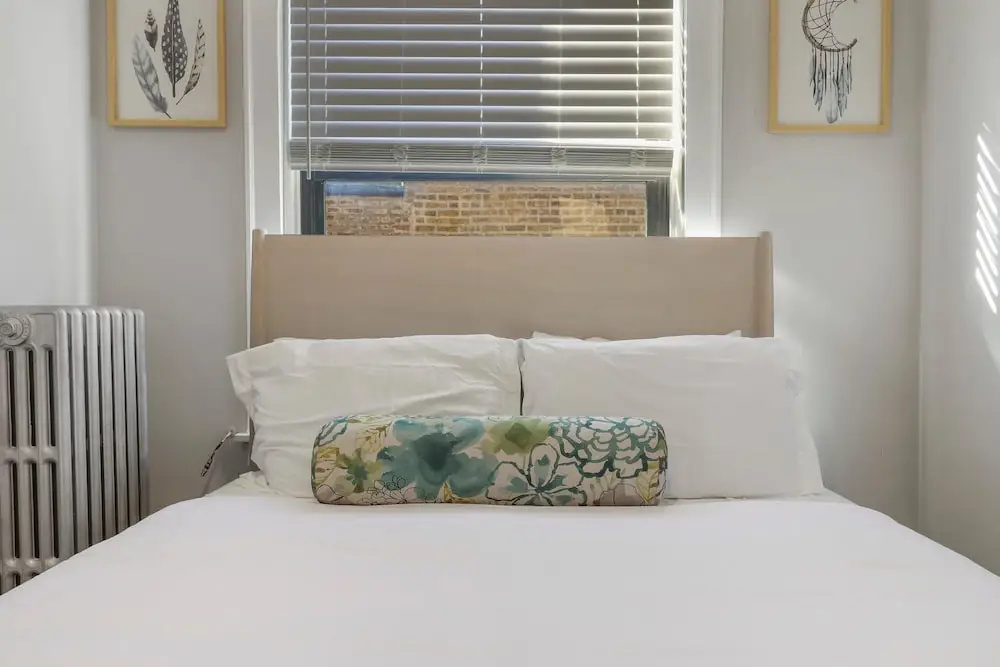 Appealing Montrose 1BR in Portage Park
