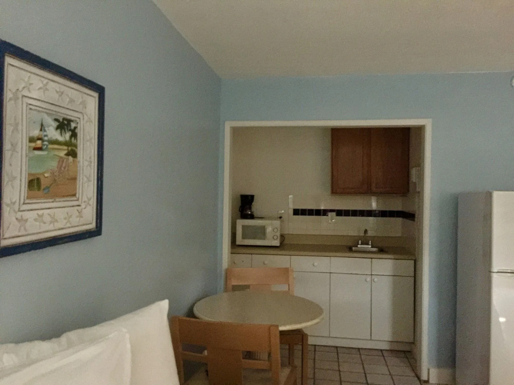 St Maurice Beach Inn