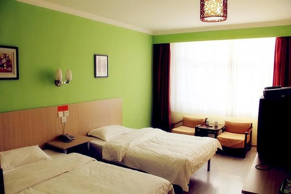 Qingdao New Holiday Hotel