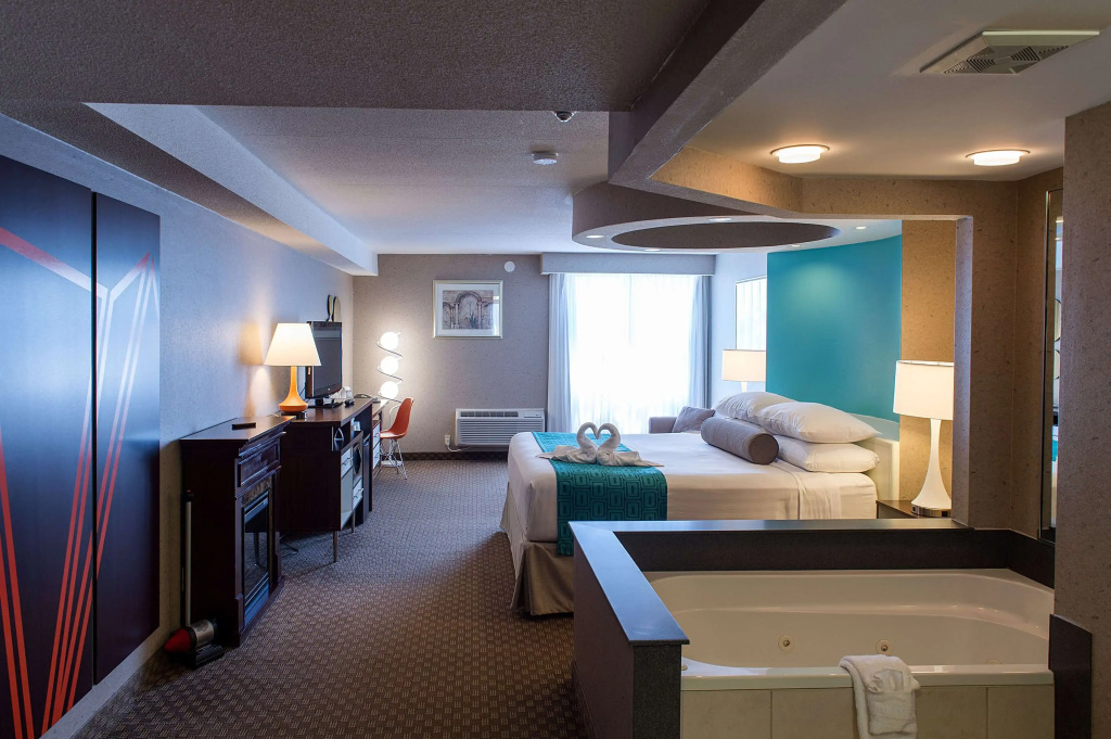 Howard Johnson Plaza by Wyndham by the Falls Niagara Falls