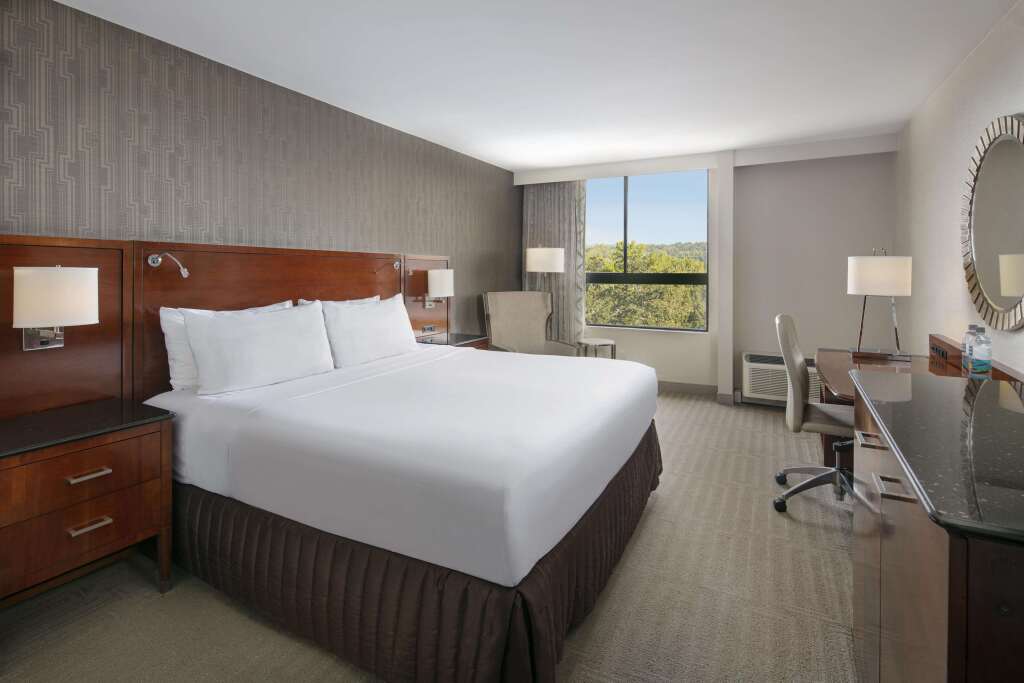 Sonesta Charlotte Lower South End