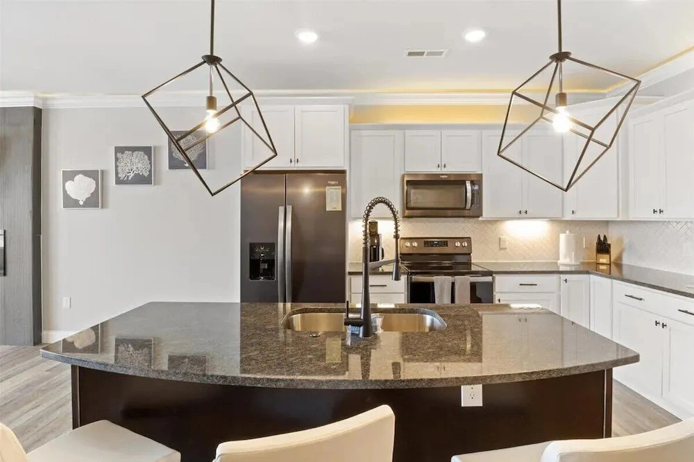 New Topsider Condo With Boat Slip