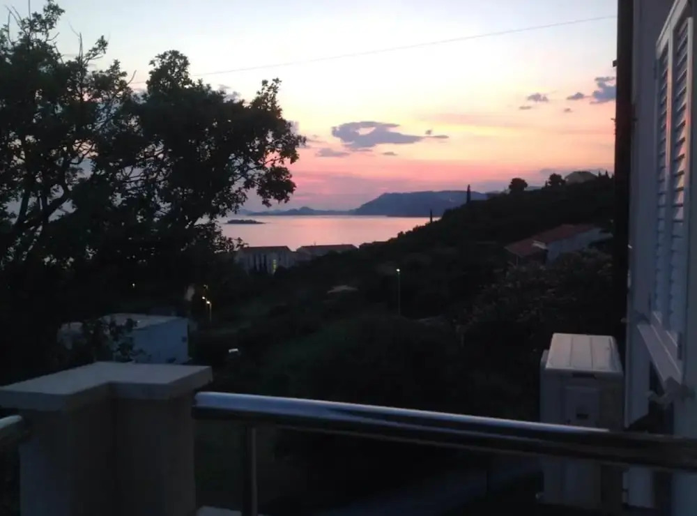 Wonderful Apartment Biserka Near the Beach