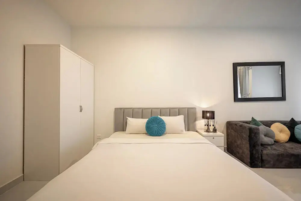 Soho Residences & Hotel - Ben Thanh Market, Bui Vien Walking Street & SG Historical Vibe