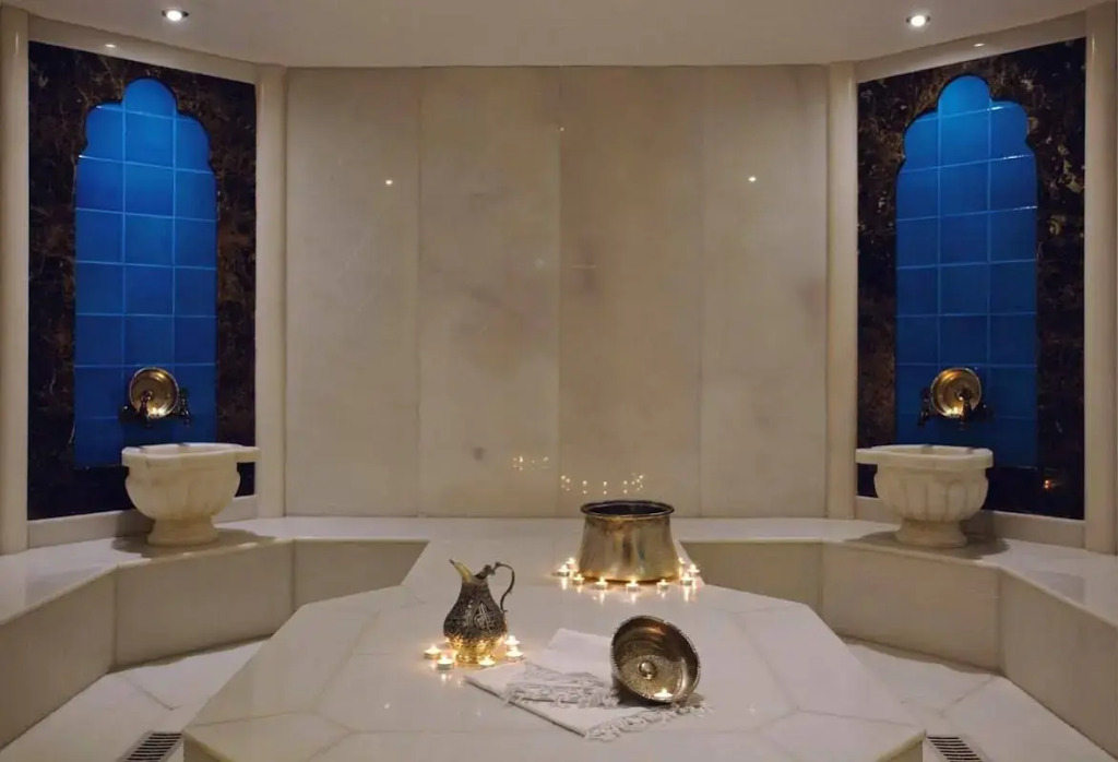 Crowne Plaza Istanbul Harbiye by IHG