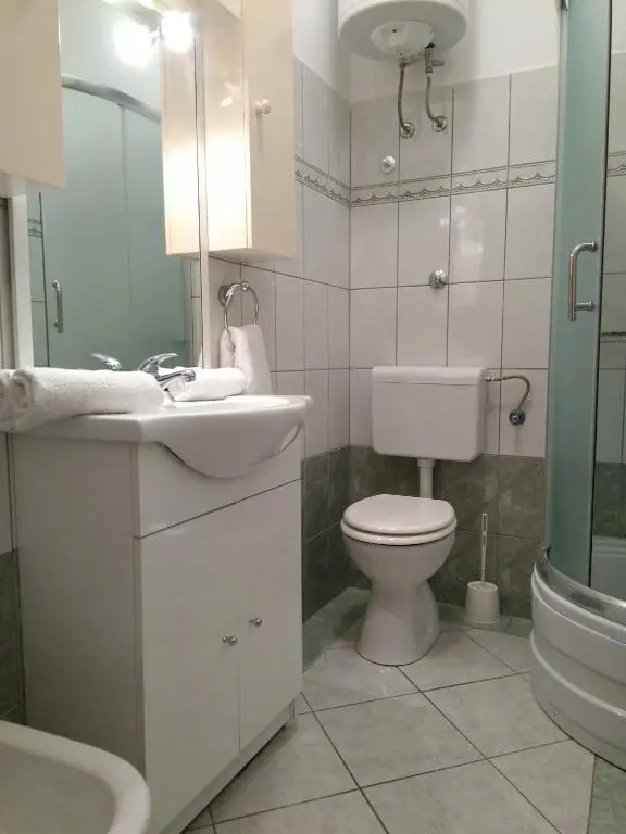 Dora Apartment-Adults Only