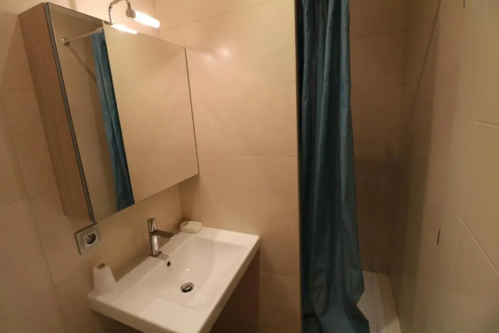 Luxury, central 3 bedroom, 3 bathrooms 5 mins from the Palais 410