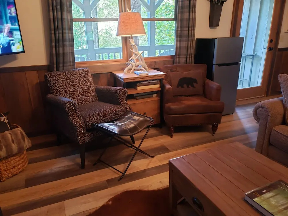 Heritage Hill Cabins