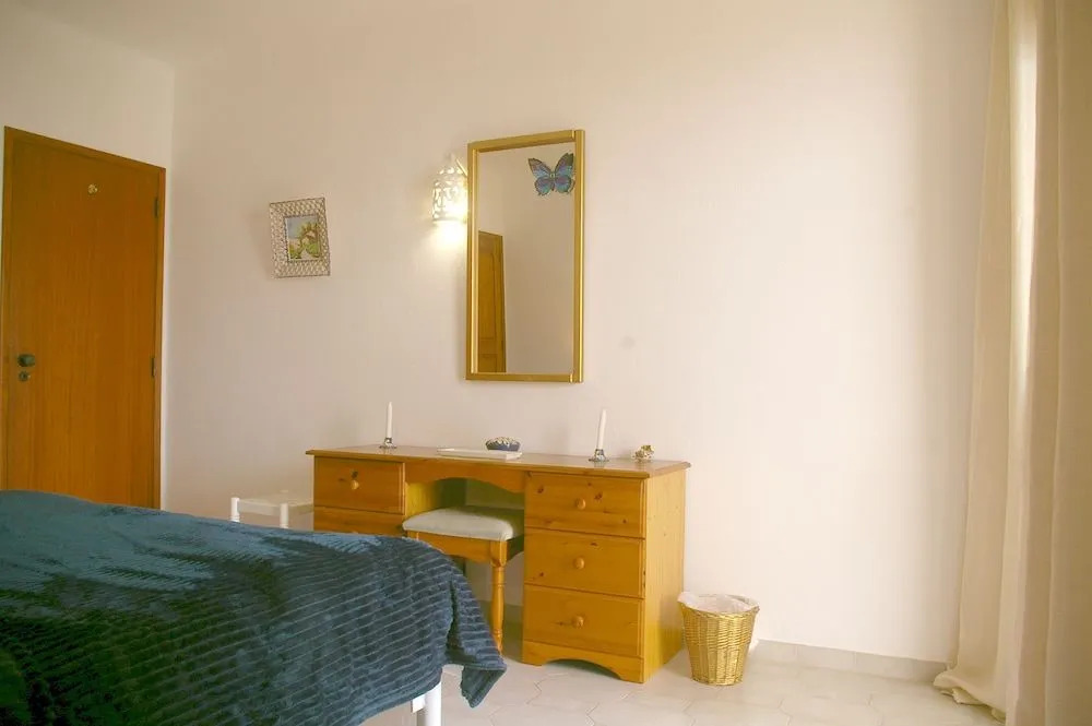 Lovely 2 Bedroom end Townhouse in Carvoeiro